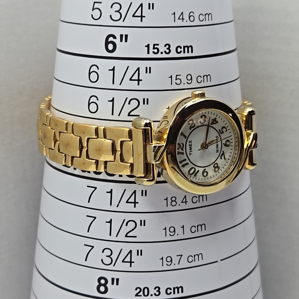 Womens Timex Analog Watch 25mm Gold Tone Classy 30 Meters New Battery - Picture 6 of 9